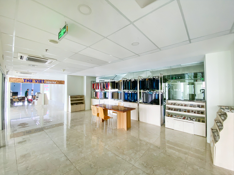 The kiosk that displays jean accessories.